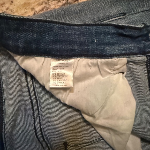 LIKE NEW: JUDY BLUE SKINNY FIT DISTRESSED DENIM 15/32 - Picture 11 of 11